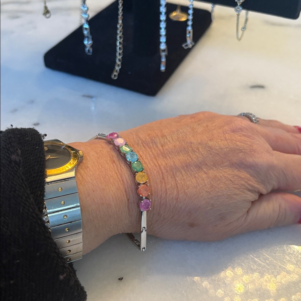 New Bracelet
White gold plated links multi-colored gumdrop stones 7” # G22 - Picture 4 of 7